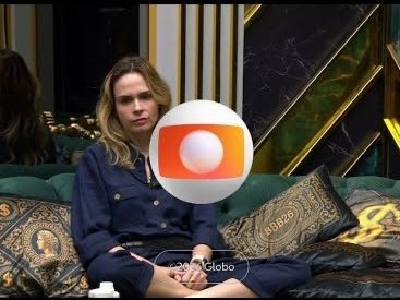 Bom dia pra quem sempre soube que NADA passa despercebido pelos olhos da Ana Paula Renault 👀

Madrugada afora:

— Deu unfollow na Samira
— Republicou um vídeo excelente do Paredão do Breno, deixando claro como seus “aliados” a largaram sozinha
E o melhor de tudo?
Ainda tem MUITO