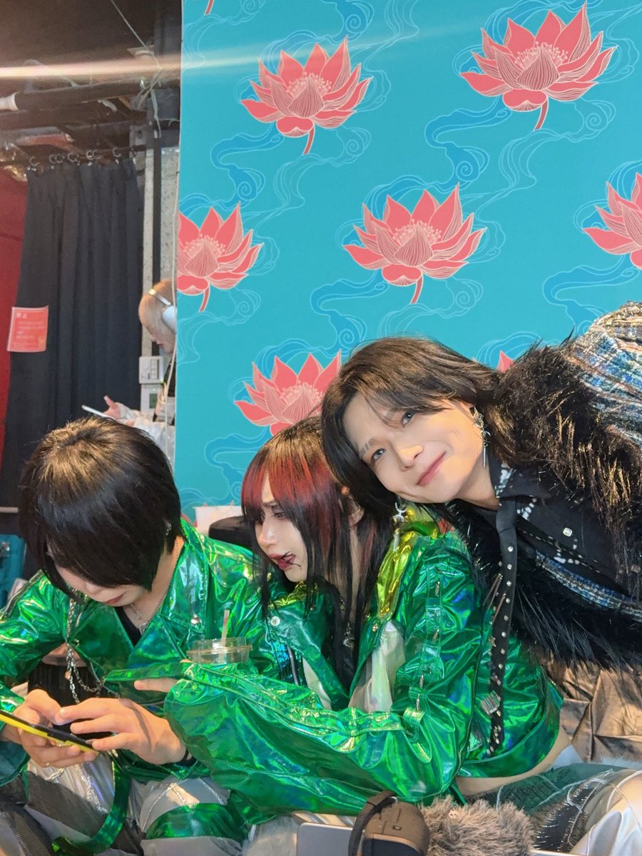 グラビティ 六 tweet media