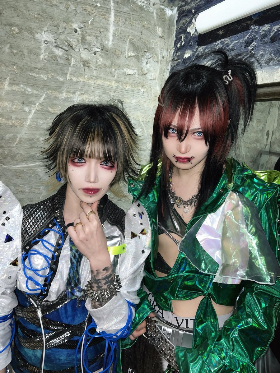 グラビティ 六 tweet media