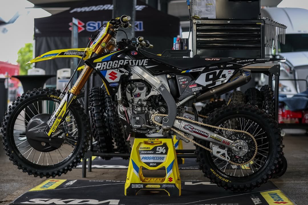suzukicycles's tweet image. Race Day! #repost @hepmotorsports Ready for Philly 🦅🔥 @supercrosslive 

@suzukicycles 
@goridesuzuki 
@rmarmy