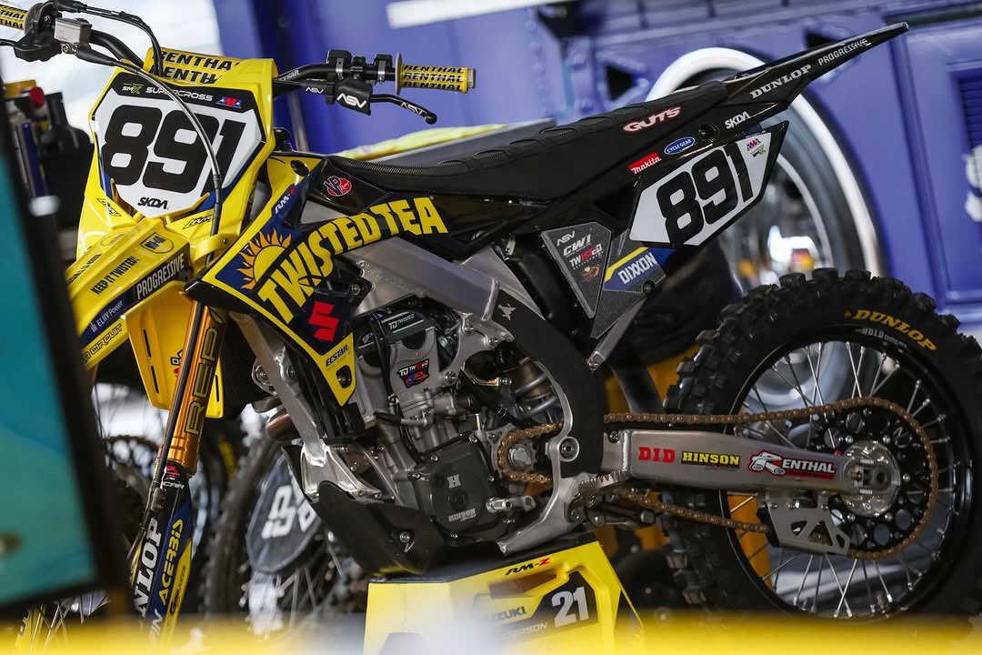 suzukicycles's tweet image. Race Day! #repost @hepmotorsports Ready for Philly 🦅🔥 @supercrosslive 

@suzukicycles 
@goridesuzuki 
@rmarmy