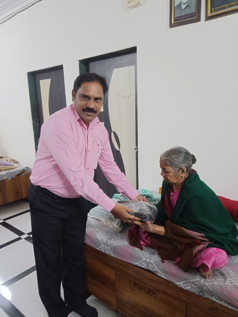 Khushiyaan_Org's tweet image. Where kindness meets companionship, and every moment becomes a memory of joy. 💛

At Ananta Khushiyaan Niwas, smiles are shared, stories are lived, and hearts feel at home.❤️ 

#MomentsOfKindness #JoyfulMemories #ElderCare #SpreadLove #Khushiyaan