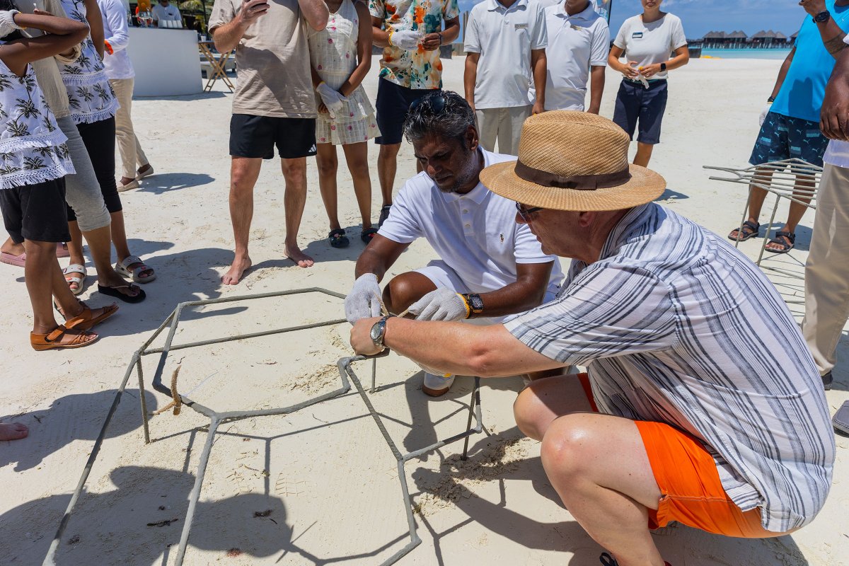 sunsiyamresorts's tweet photo. In celebration of Earth Day, Sun Siyam Olhuveli unveiled its newest marine initiative, the Adopt A Coral Frame experience.

Learn more: https://t.co/DDlSej23Oa

#sunsiyamolhuveli #maldives #earthday #adoptacoral https://t.co/1NnwRL9wJB