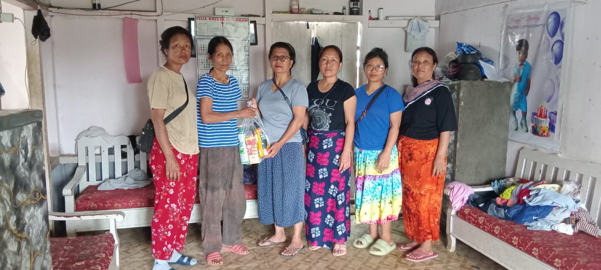DtoKolasib's tweet photo. SHG-Village Organisation (VO),Kawnpui under Thingdawl Block visited TB Patients and give Nutritional and Psychosocial Support. @ntepMizoram @TbDivision https://t.co/t6KamUBFTC