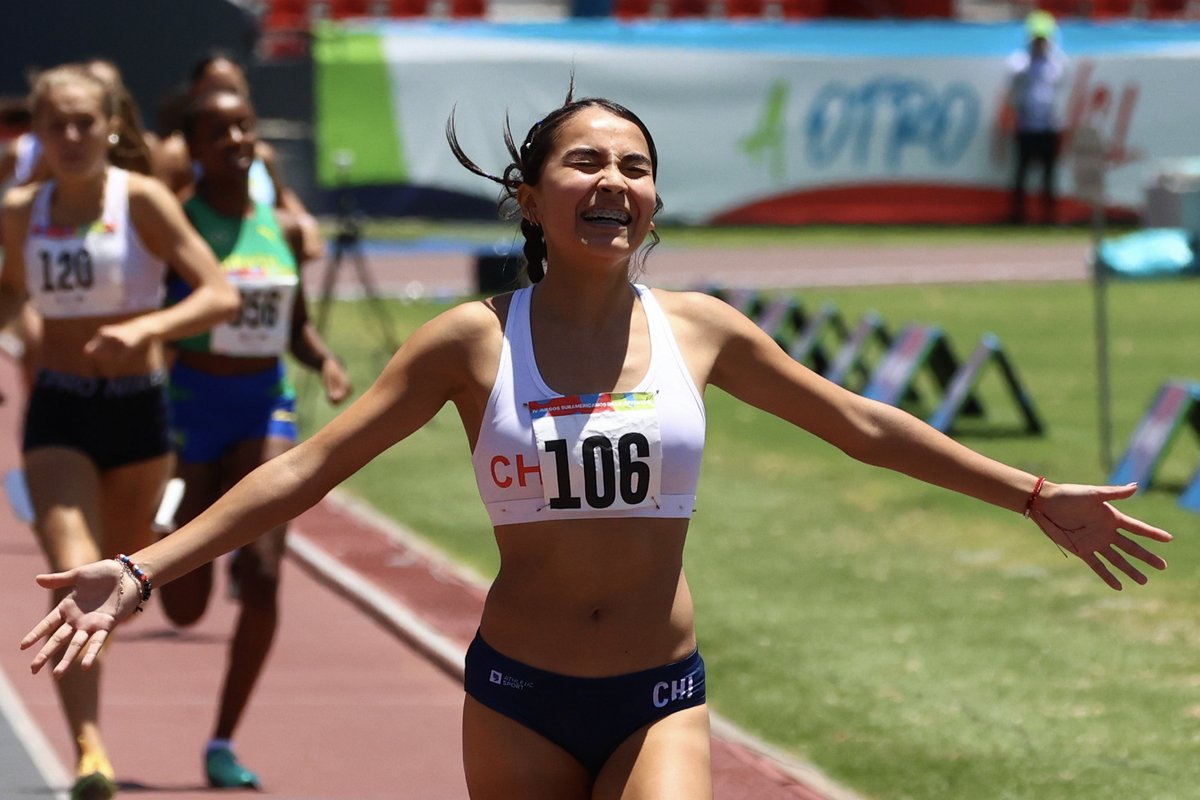Radioestadio's tweet photo. 👑 Dinastía femenina: el suelo pélvico

📋 En el cuerpo de la mujer el suelo pélvico puede estar debilitado durante años sin dar pistas. Pérdidas de orina al saltar, correr o entrenar son claros síntomas de que se podría necesitar una revisión.

😐 Una de cada cinco mujeres deja de hacer deporte por este problema. No solo hay que trabajar el suelo pélvico cuando hay un problemas, sino antes, para prevenirlo.

🎙️ @desprestotsesap