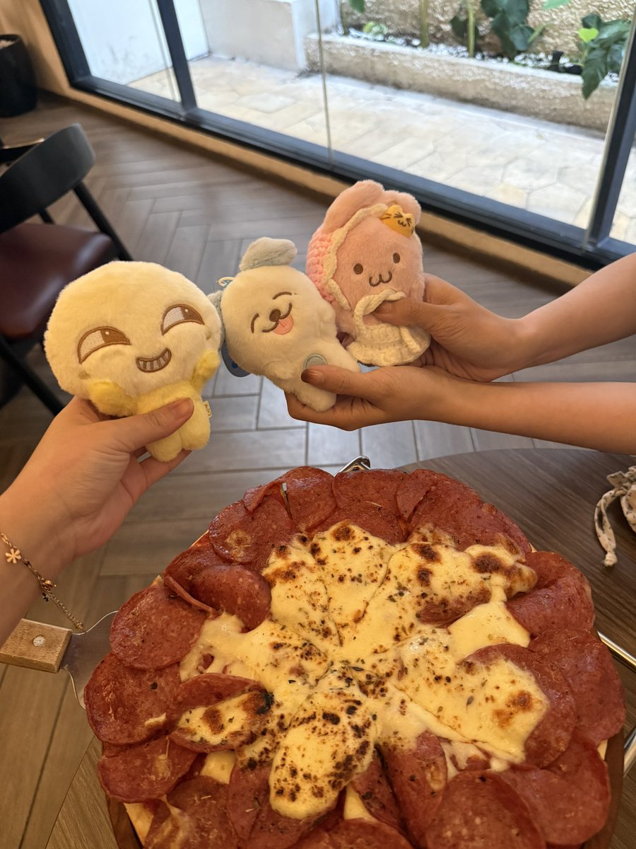 httpsjenle's tweet photo. had a good meal to celebrate jeno's bday~~~ https://t.co/sKtgRNtuPi