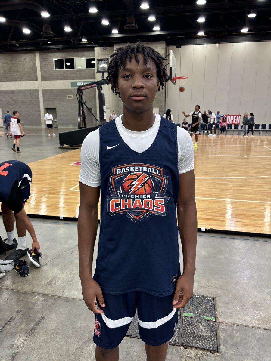 CoachDJ_Mlach's tweet photo. Guard duo set the tone in a morning win for Premier Chaos. 6’4 G Jujuan Wharton led the way with 14 points, knocking down 2 from deep, while Robert Page added 12 points with a pair of threes @ny2lasports @PremierChaos #Grassrootshowcase2026 https://t.co/JgS5pdD2re