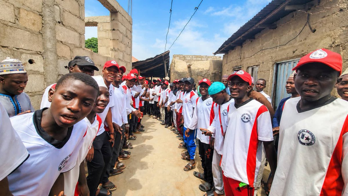 Alhamdu Lillahi. 
Shehu Isma’ila Umar Almaddah (Mai Diwani) ya Gaisa da Ƴan'uwa Ahlul Faidhati Mai Diwani Group na Garin Karfi Jihar Kano Asimatul Faidhati 
Yau Asabar, 25/04/2026