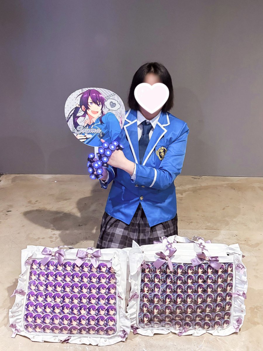 メイ tweet media