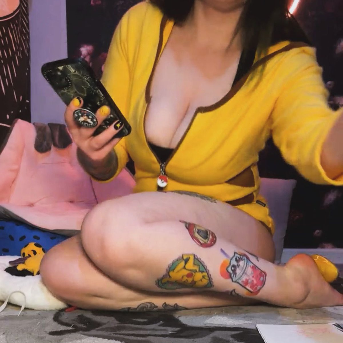 becca tweet media