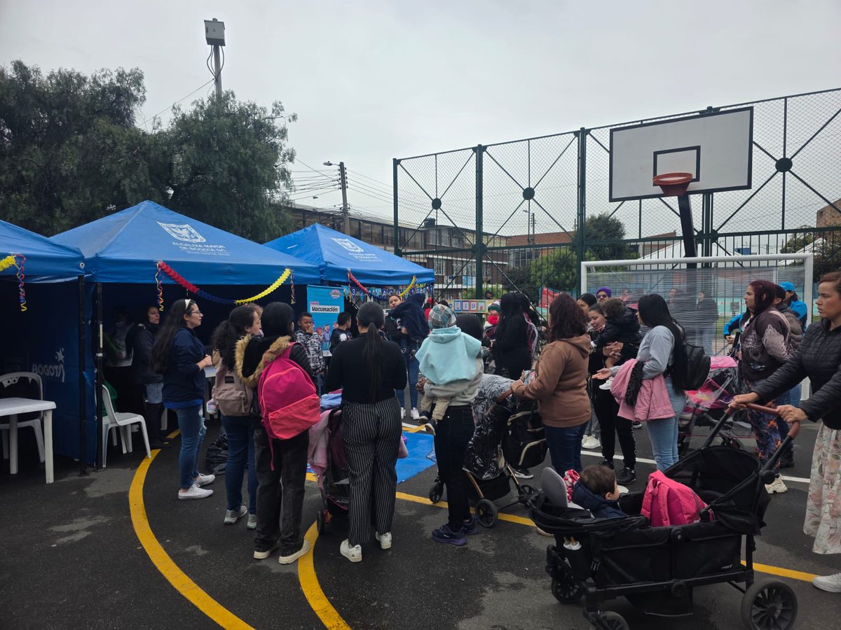 SubRedSur's tweet image. #AEstaHora ​¡Ya estamos en la gran Jornada Nacional de Vacunación de las Américas! 💉✨

​Estaremos en las 4 localidades (Ciudad Bolívar, Usme, Sumapaz y Tunjuelito) con nuestros puntos de vacunación hasta las 4:00pm. 🛡️💙

@SectorSalud @Gerson_bermont #SubredSur