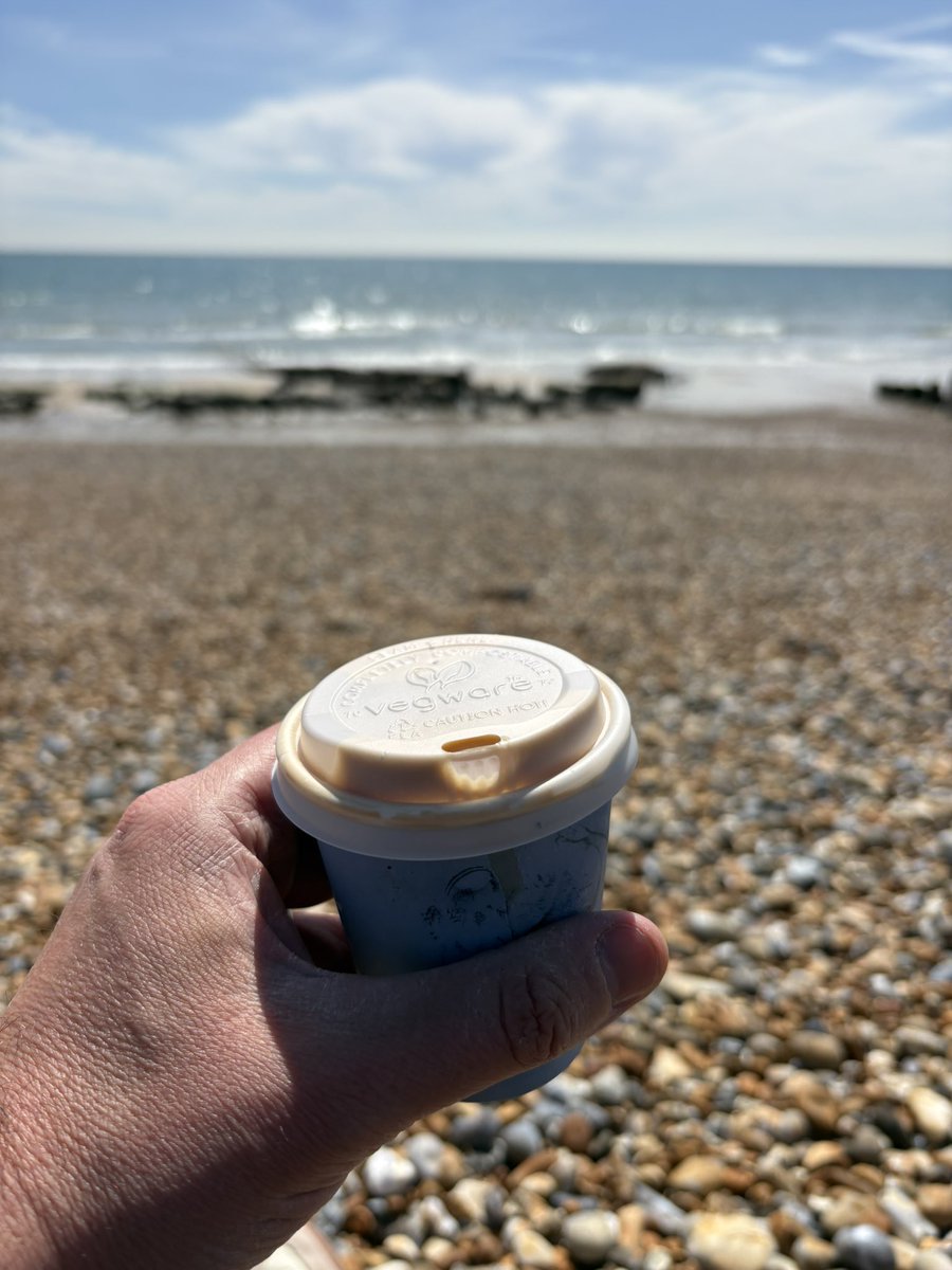 justoneoftheta1's tweet image. When the sun is shining and the sky is blue, #hastings and #stleonards in the place to be… #sussexbythesea