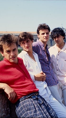 Isra_Viana's tweet photo. ➡️ La primera entrevista en la historia de @HombresG se la hizo ABC en 1983.

➡️ La última, tambien. Estuve en su estudio y os lo cuento en @ABC_Cultural
https://t.co/R092gE1JpN

«Descojonamos la industria por completo».

«El éxito nos explotó en la cara, fue algo demencial». https://t.co/wbsaBJ4h68