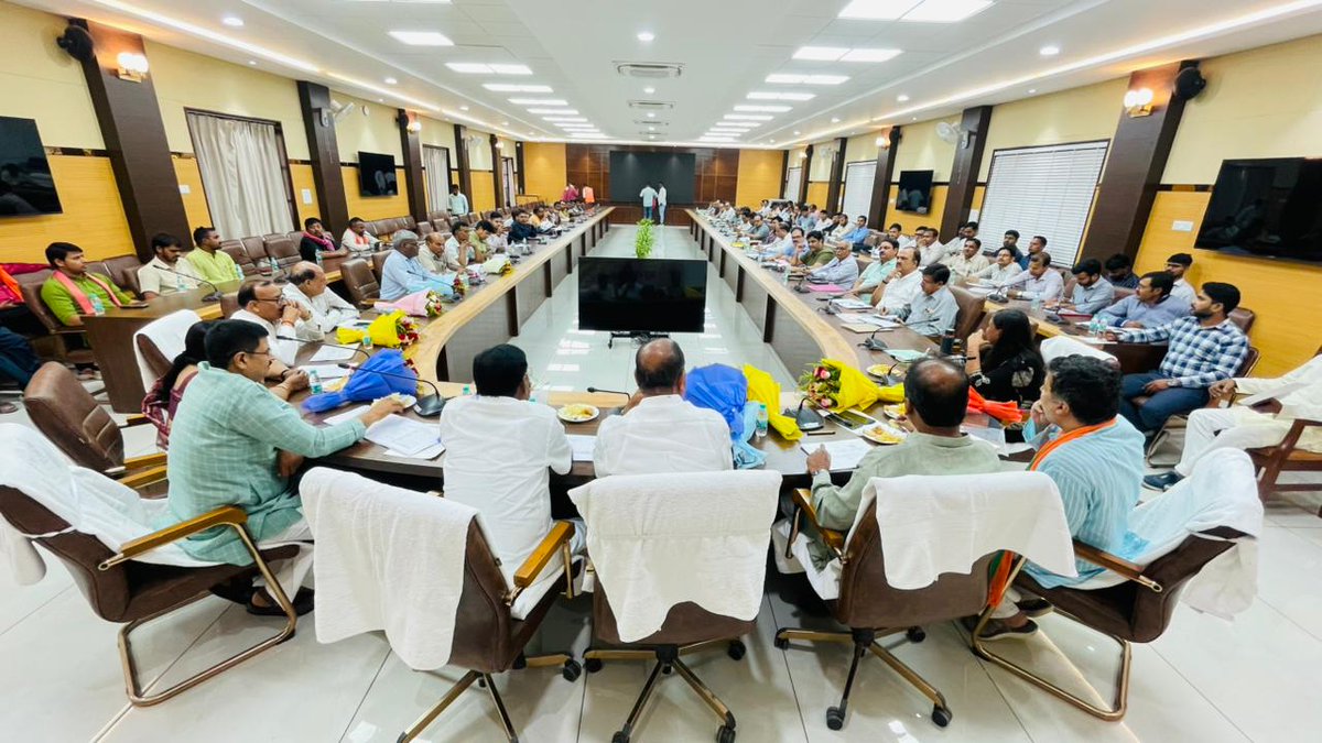 DM Prayagraj tweet media