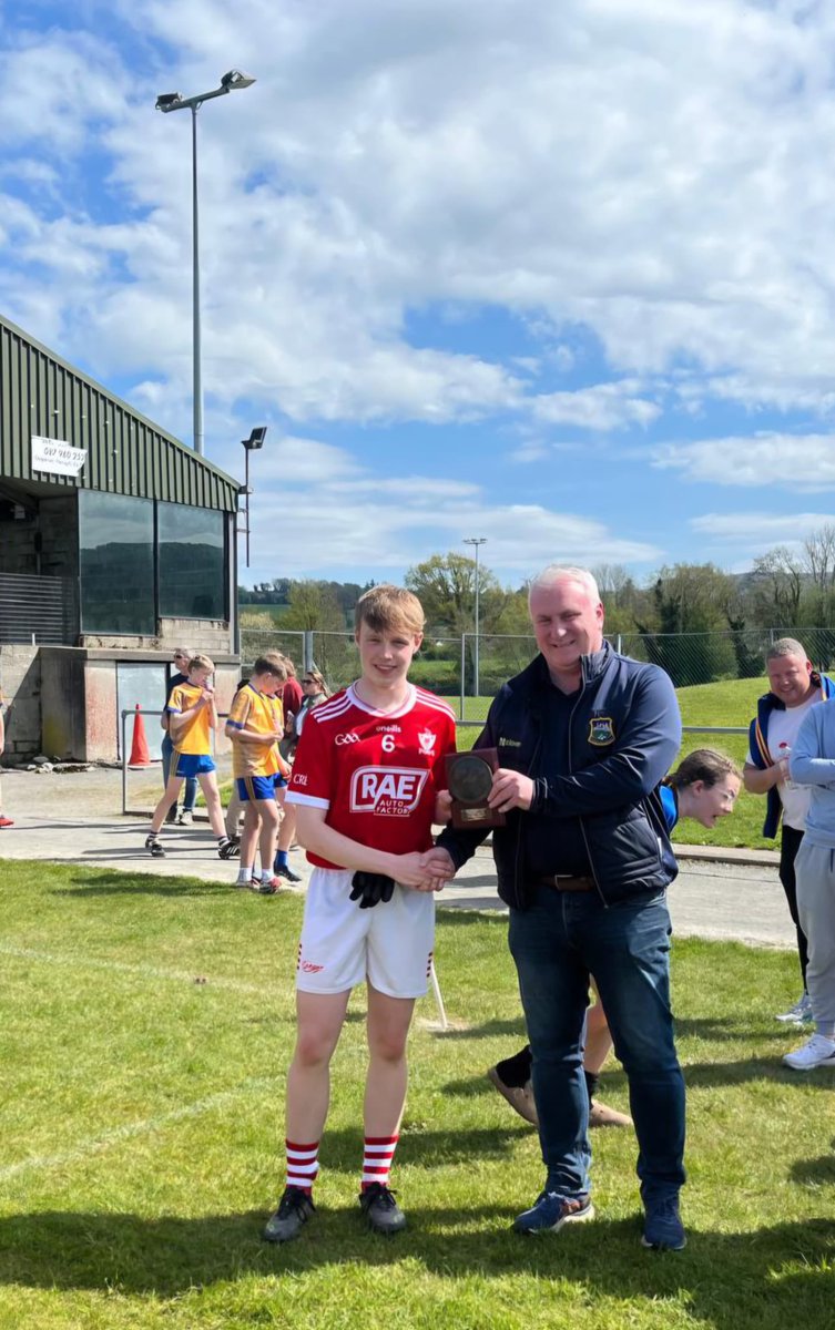 RoscreaHurling's tweet photo. Well done to Roscrea Peil team who beat Clonmel Óg in the Division 3 Féile final on a scoreline of 2-3 to 3pts in Dolla today 👏🏻🇲🇨 https://t.co/2eo8uHIoK3
