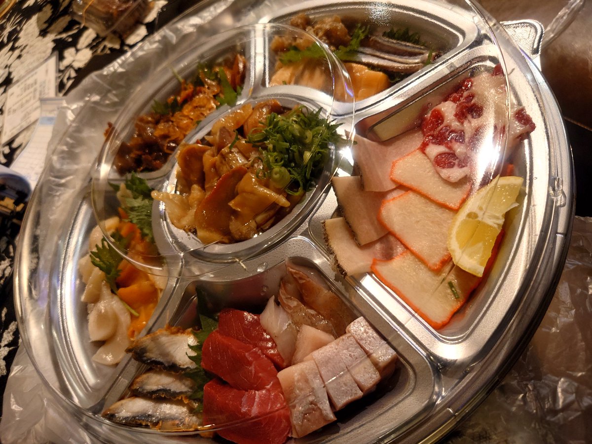 ま…まさかの…お祝いオードブル！
ありがとうございます(⁠人⁠ ⁠•͈⁠ᴗ⁠•͈⁠)