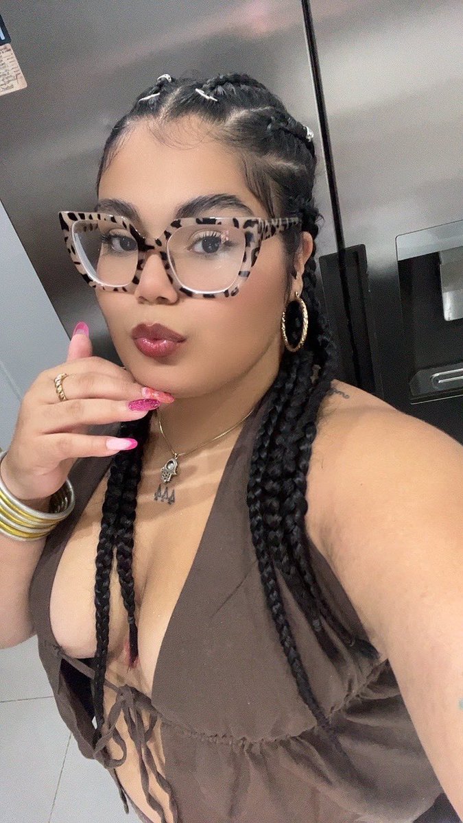 laaeneee's tweet photo. 🤎💋 https://t.co/cC1WxIClfJ