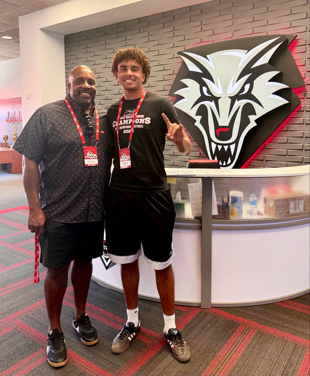 SilverDayne's tweet photo. Had a great visit yesterday at UNM. I appreciate the coaches for taking time to show me & my family the campus & facilities. Excited to watch the spring game today! @UNMLoboFB @Coach_Eck @LukeSchleusner @CoachBehrends @Waters21John @RedMtnFootball @CoachEndersRMHS @itsCoachMatty @BMcdaniel28 @rudycar12