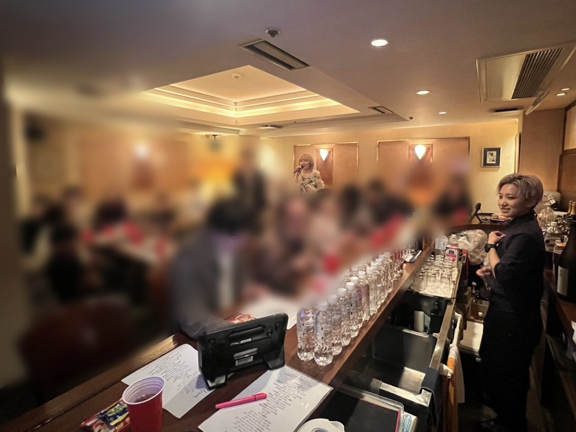 yucat1031's tweet photo. スナックゆかりvol.3
1部2部共に満員御礼🎉
ご参加頂きありがとうございました✨

ワンマンライブ後のスナックゆかりは
また格別でした😆
楽しかった〜！！
ライブやっててもスナックゆかりやってても
みんなに支えられてるなと感じる2日間だったよ😭✨
一緒に歌って飲んで笑って泣いて
たくさんの愛をもらって
もうポカポカのぽやぽやです🥰

良いファンばかりだね〜と言われるたびに
自慢のファン過ぎてもうめちゃくちゃ自慢しちゃう🤣🫶笑

また夏頃に開催出来たらいいなと思っていますのでその時はまた一緒に歌って飲みましょう🍻

バーテンたくさん頑張ってくれた千晶ちゃんとみゆき、そしてお店を貸してくださいましたPearlの皆様ありがとうございました🙇‍♀️✨
素敵なお店だったね😭

#スナックゆかり
#yucat