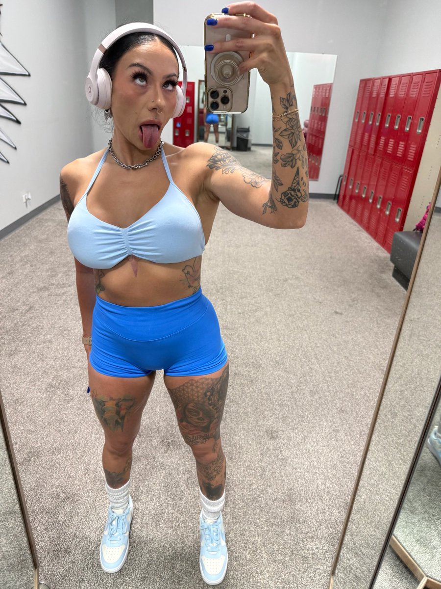 𝐿𝑒𝓃𝒶 𝐿𝑜𝓁𝓁𝒾𝓅𝑜𝓅 🍭 tweet media