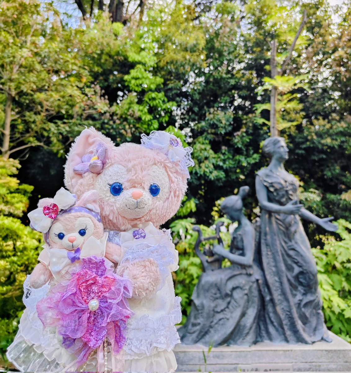 pinkrosebelle's tweet photo. @Love88479 A beautiful photo of gorgeous flowers bathed in light💖 #BeautifulPost💖
I also love flowers, so today I visited a European-style garden and felt nostalgic. Afterwards, I refreshed myself by admiring the wisteria at Nagoya Castle.
Have a Good day! 💖
To my dear friend💕 https://t.co/NmyLAl7cuK