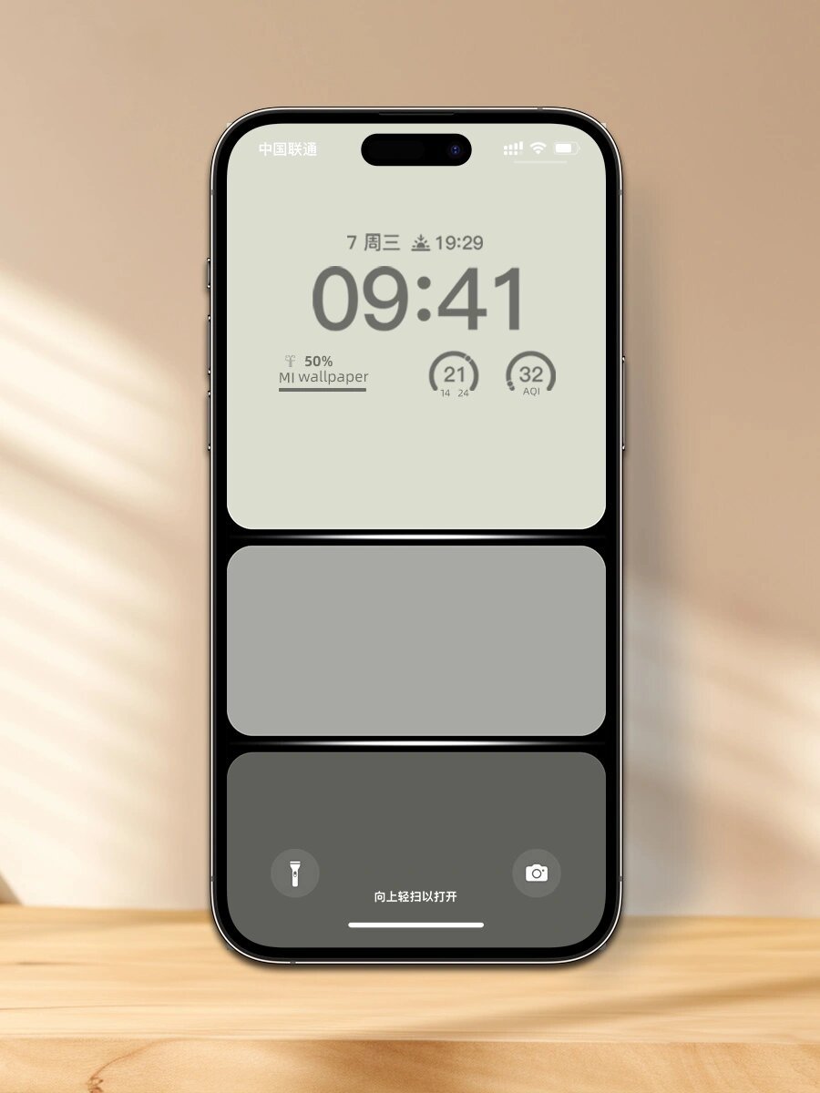 lindsay howell tweet media