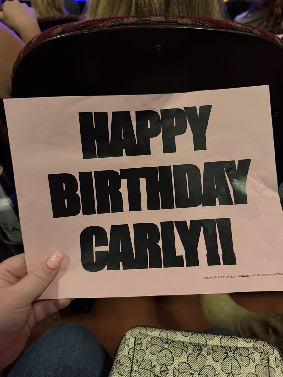 _caitlinbeals's tweet photo. I’m here to report that seeing @carlypearce live is everything I hoped it would be and more. ❤️ Insanely gorgeous human and super talented. I won’t be shutting up about meeting her for at least the next 72 hours. 🤩 https://t.co/N9OxP6jFyK