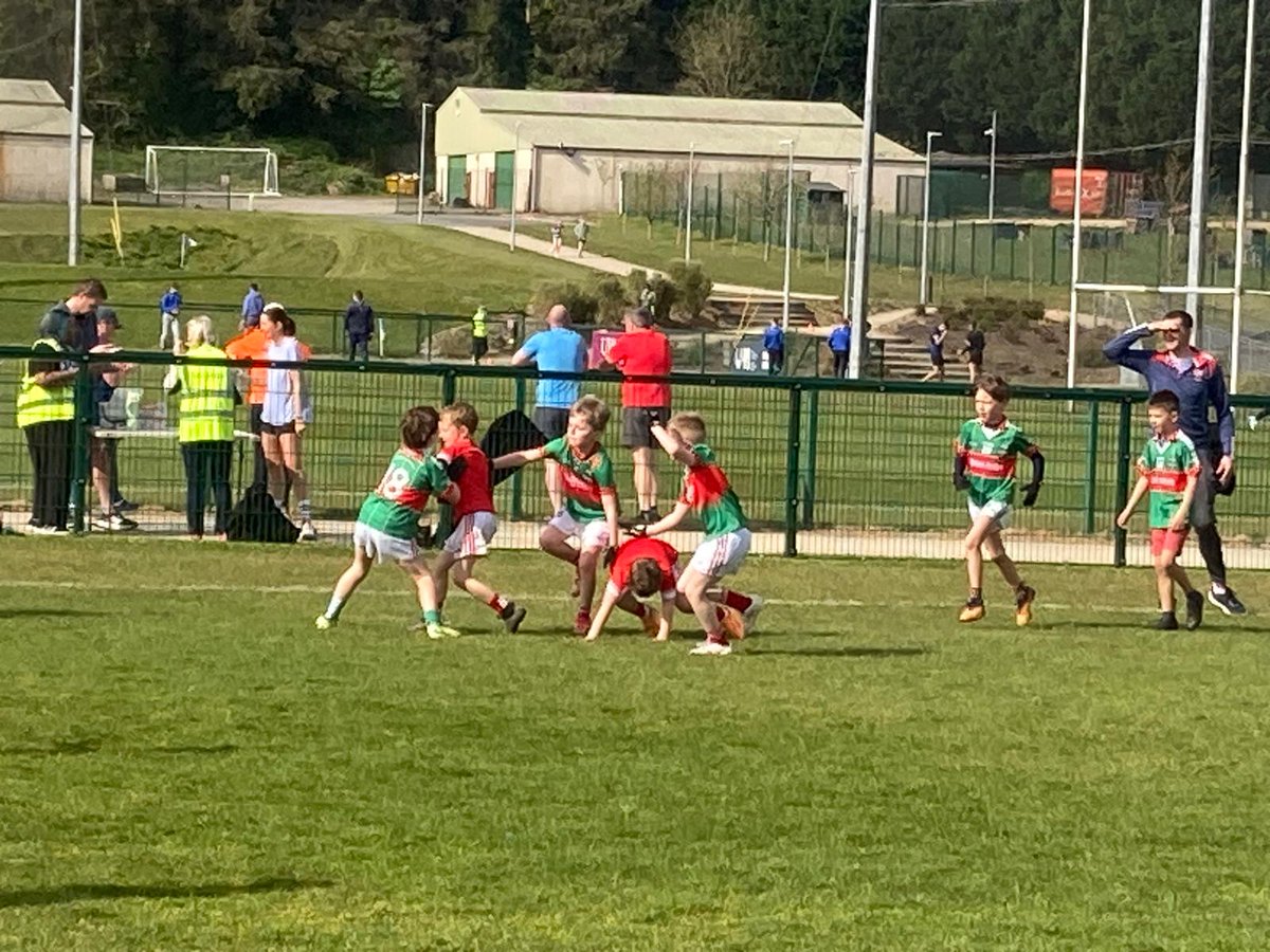 WaterfordGAACG's tweet photo. Great stuff from our future stars 🌟 Thanks to all the team mentors/coaches for their help and co-operation, 👏👏 also to GDC @midcountygda and Eoin Breathnach (Co. Head of Games) for running and organising another very enjoyable #GoGamesGAA Blitz, now time for an ice cream! 🍦😎 https://t.co/usMRIGdOuI