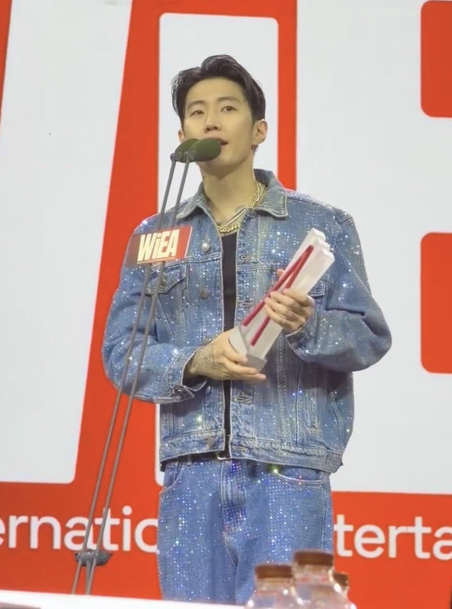 아아 얼굴.........살살 녹는다💕💕💕💕