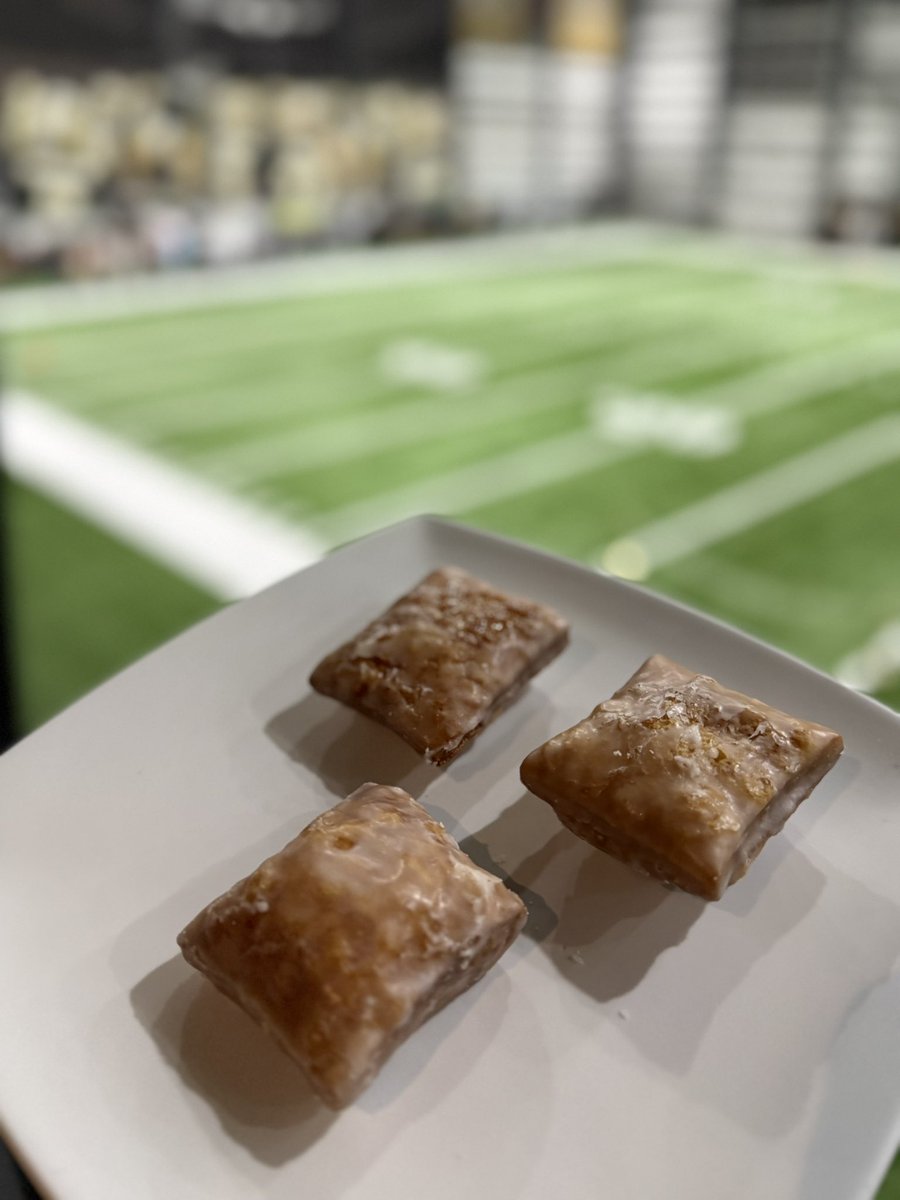 Saints's tweet image. Admin will eat them for you @fatchr7s 

Least we can do 😏