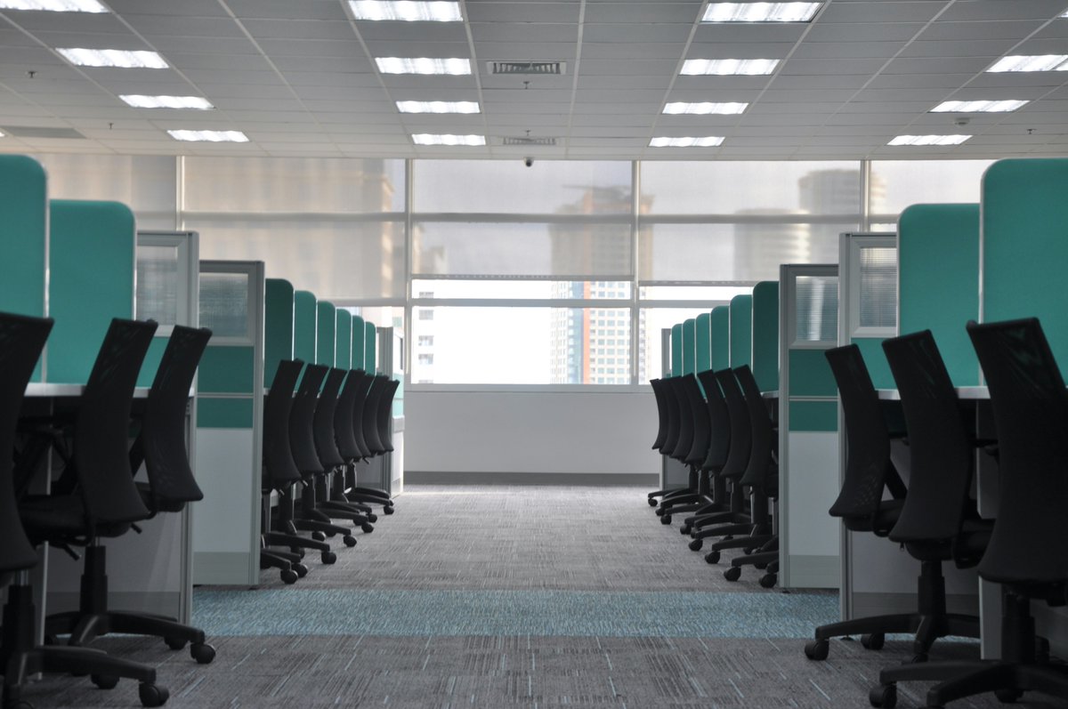 brianclegg's tweet image. A podcast by @TimHarford on the dire nature of cubicles and bossware, combined with the thoughts of environmentalist Paul Kingsnorth, prompted a memory of an example where managers failed by focusing on inputs instead of outputs: brianclegg.blogspot.com/2026/04/input-… #management #metrics