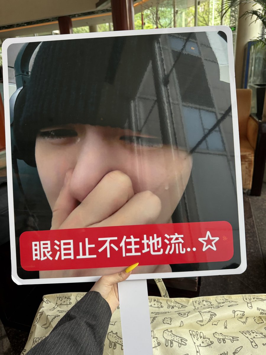 lEyvianO tweet media