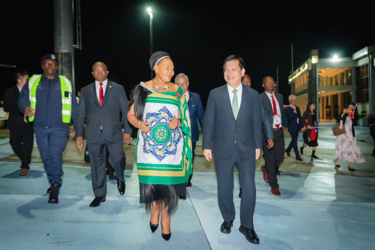 chia_lung's tweet image. Arrived safely in Eswatini as President  @ChingteLai ’s Special Envoy. Grateful to FM Pholile Shakantu, Minister Manqoba Khumalo, and our overseas community for the warm welcome. I look forward to joining the national celebrations and marking 58 years of Taiwan-Eswatini ties.