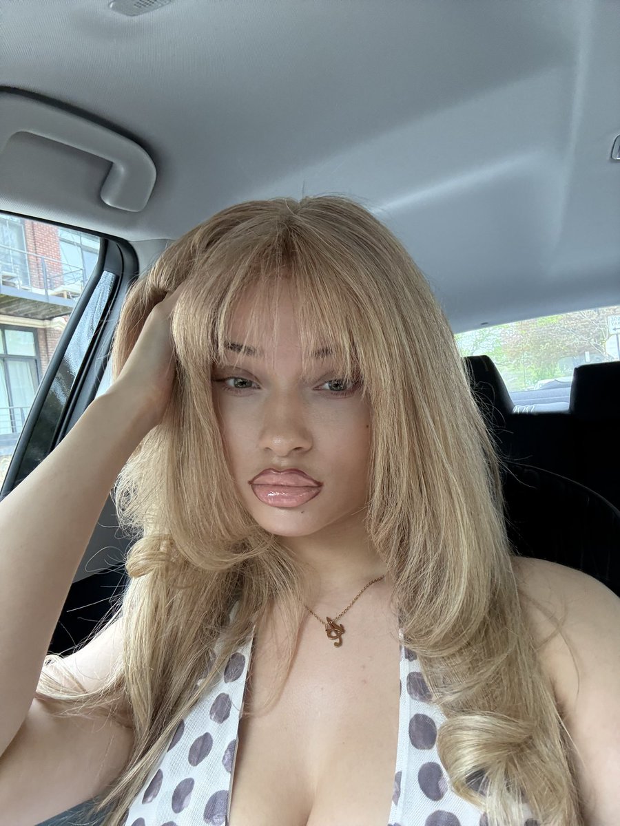 ItzwhiteChina tweet media