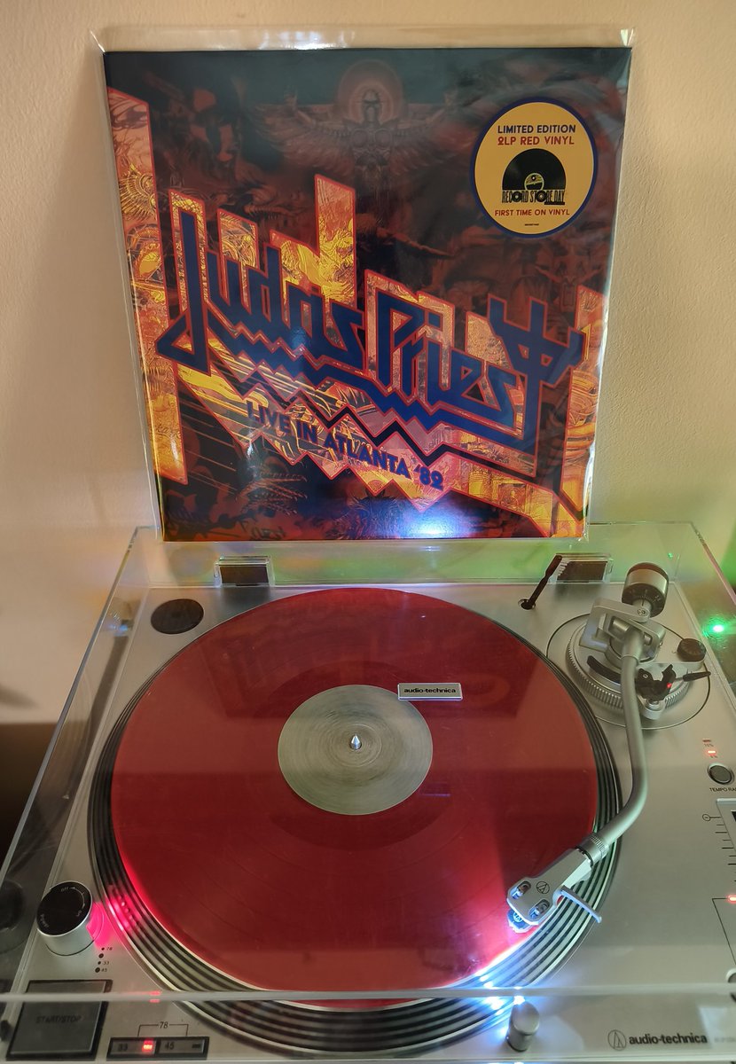 Arnoldtrainer's tweet image. 🤟🏻😎 🔥🔥🔥

              Judas Priest – Live in Atlanta '82

Rob Halford - Glenn Tipton - K.K. Downing - Ian Hill - Dave Holland

1982/2025
#nowspinning #HeavyMetal #vinyl #vinylrecords #RSD2025 #Saturday ☀️
