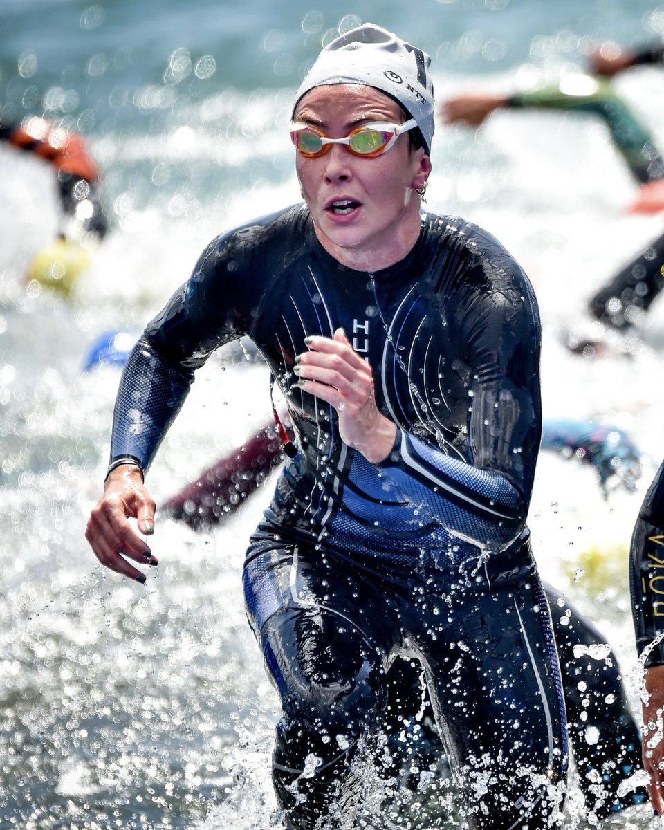 worldtriathlon's tweet image. Racing done right 🫡

Incredible start to the season here in #WTCSSamarkand for the elite women! 🇺🇿

#Triathlon