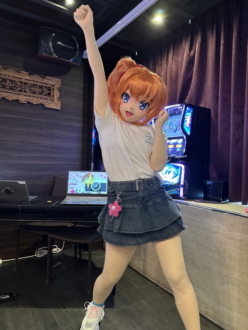 私服で元気いっぱいなめぐるとブロマイド貰った時のうんたらかんたら 本当に楽しくてあっという間な2時間でした これが2ヶ月おきにあるってマ? #めぐる誕生日会