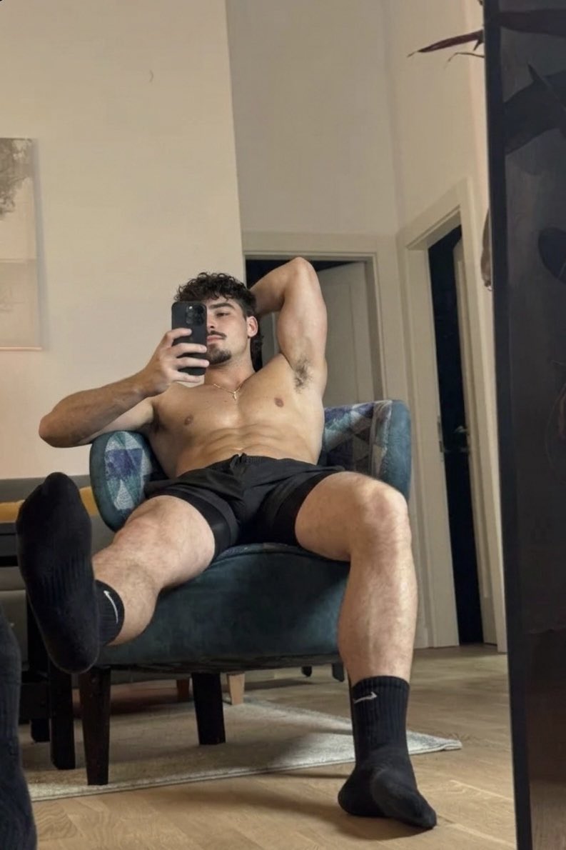 Alphacooper tweet media