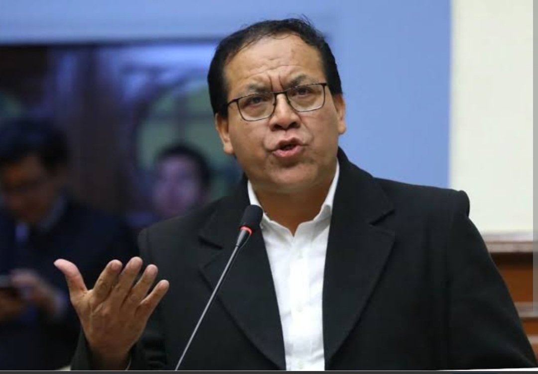 Si Mañana Fueran Las Elecciones d 
Segunda Vuelta. ¿X quién Votarían?

Keiko Fujimori        Roberto Sánchez 

           RT                                    Me Gusta