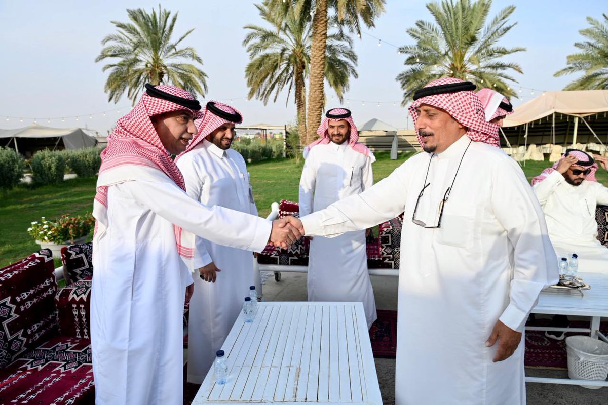 إعلاميون tweet media