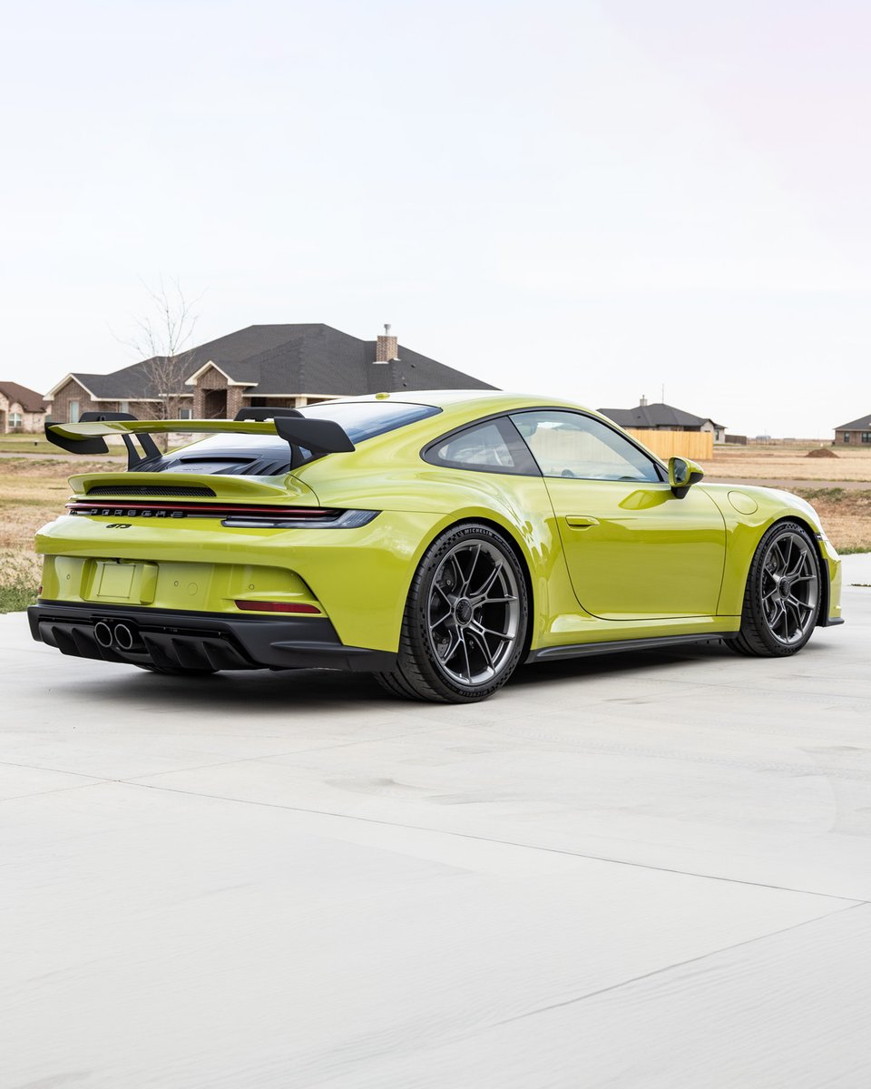 SothebysMS's tweet photo. Colors make cars.

2022 Porsche 911 GT3 in Paint to Sample Linden Green.

4.0 NA flat-six, PDK, PCCB, and just 1,742 miles.

See it before auction closes Wednesday, April 29th

More: https://t.co/AjBx2gUCgH

#SOMO #Porsche #911GT3 #Porsche911 #992GT3 #PaintToSample #LindenGreen #PTS #SothebysMotorsport