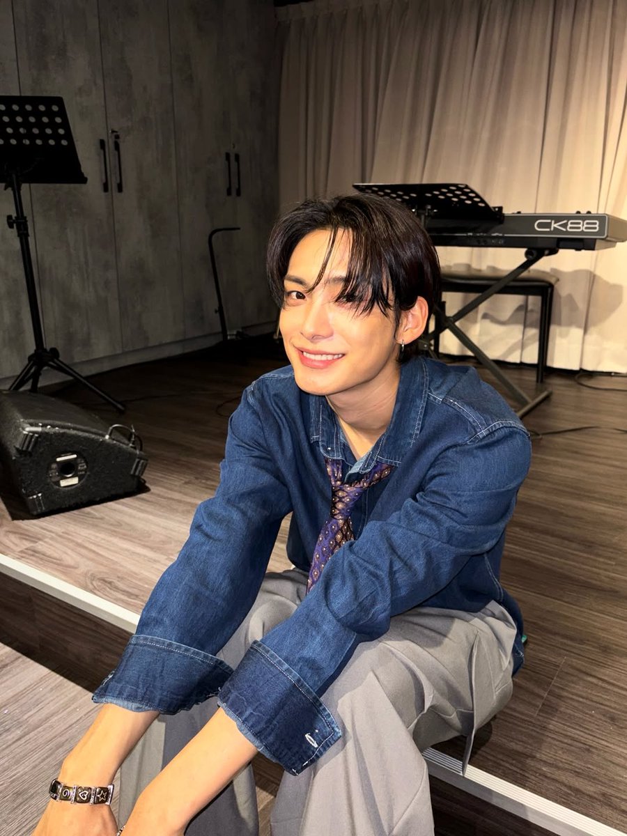 alena junocean tweet media