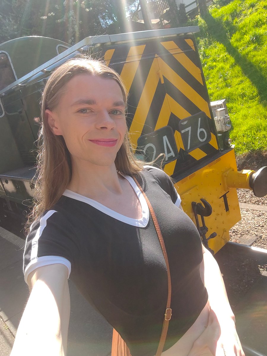 ashindac's tweet photo. I had a fantastic time yesterday at the Great Central Railway's Spring Diesel Gala! Videos coming soon on Insta... 😁

#gcr #dieselgala #heritage #railway #transgender https://t.co/VrCmsthPfU