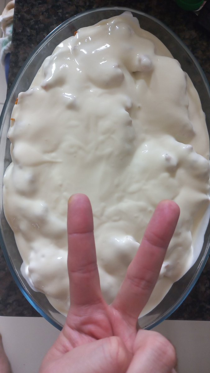 Almoço especial do sábadou. 
😋💯🤤✌️
Frango ao creme de batata. 
Filés de frango empanados e fritos, batatas, creme de batata e 3 tipos de queijos.
Pra comer com arroz e batata palha. 
Falta gratinar.