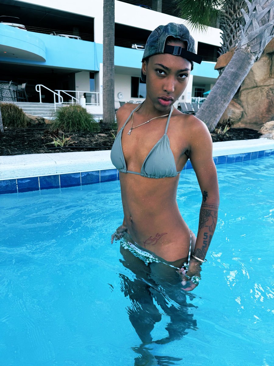 AmilieaZamoria tweet media