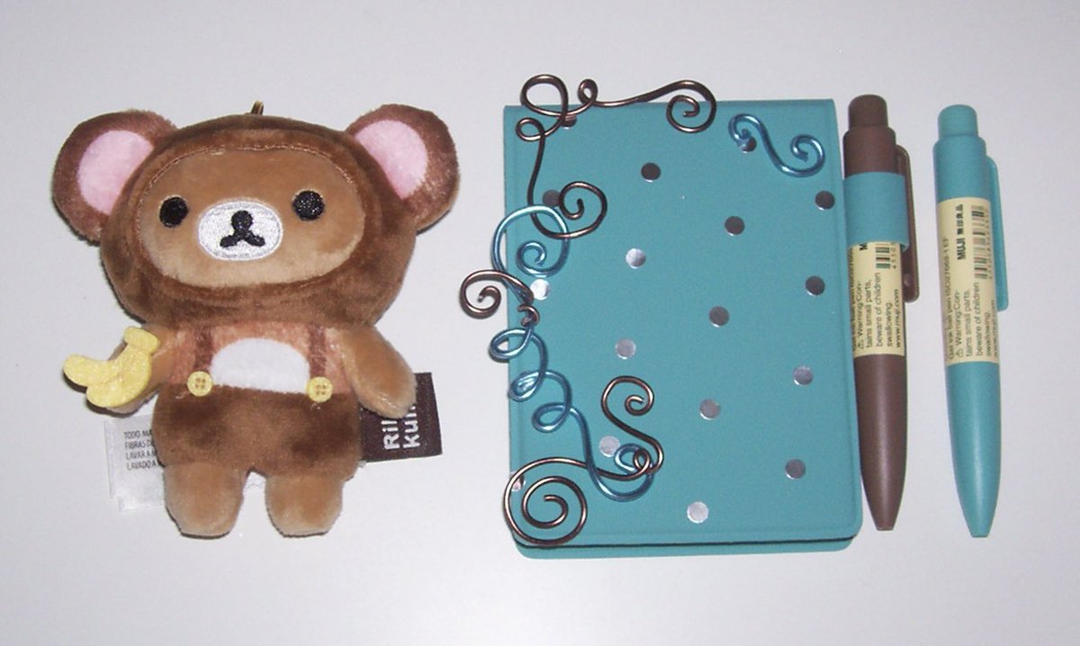 무인양품 세일 기념
계속 눈여겨봐왔던 노트를 드디어 구매했어요
완전 민초ෆ⸒⸒