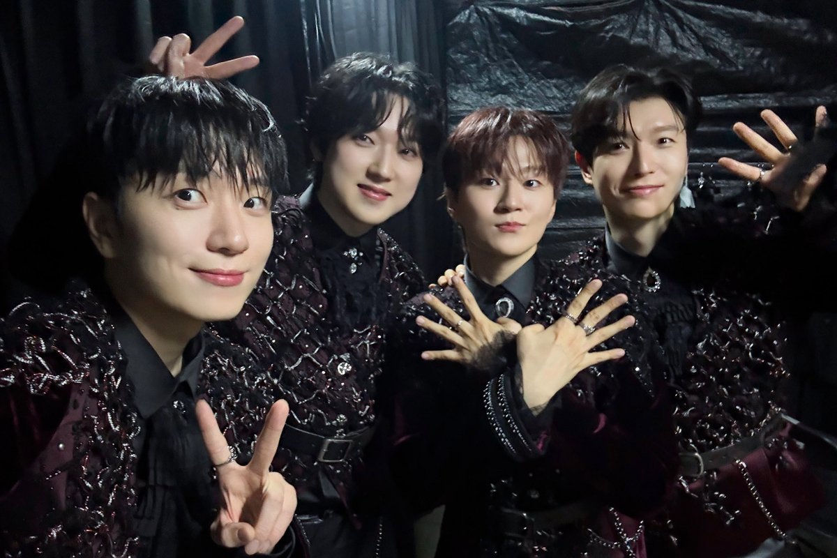 [📸]

포레스텔라 정규 4집 투어 콘서트 [THE LEGACY: SYMPHONY] In Ilsan 첫째 날 공연 종료!

스트레스 풀고 싶다면 포레 콘서트👊
황홀한 노래를 듣고 싶다면 포레 콘서트✨
잘생긴 4명이 보고 싶다면 포레 콘서트💎
웃고 싶다면 포레 콘서트😆

#포레스텔라 #Forestella 
#THELEGACY_SYMPHONY