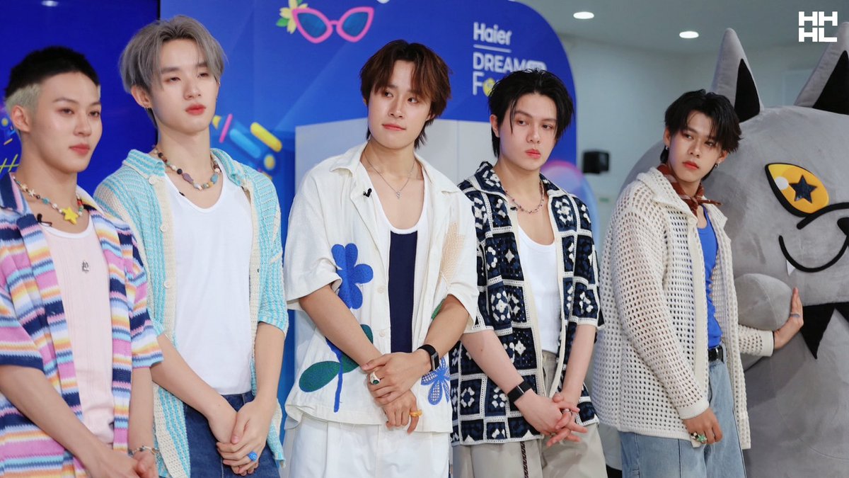 HongHongHolic tweet media