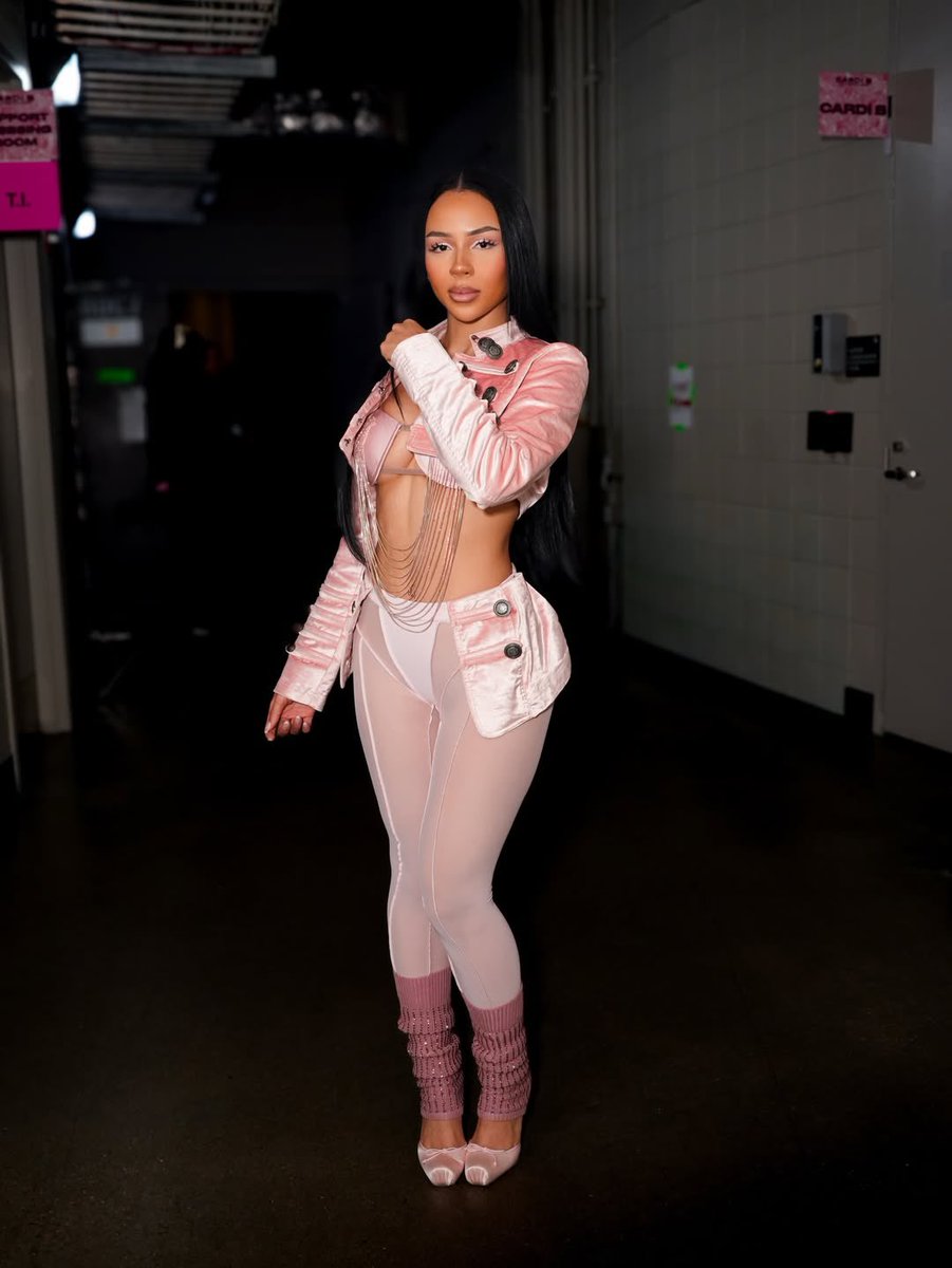 Lil Monster (@s3lkcub) on Twitter photo 