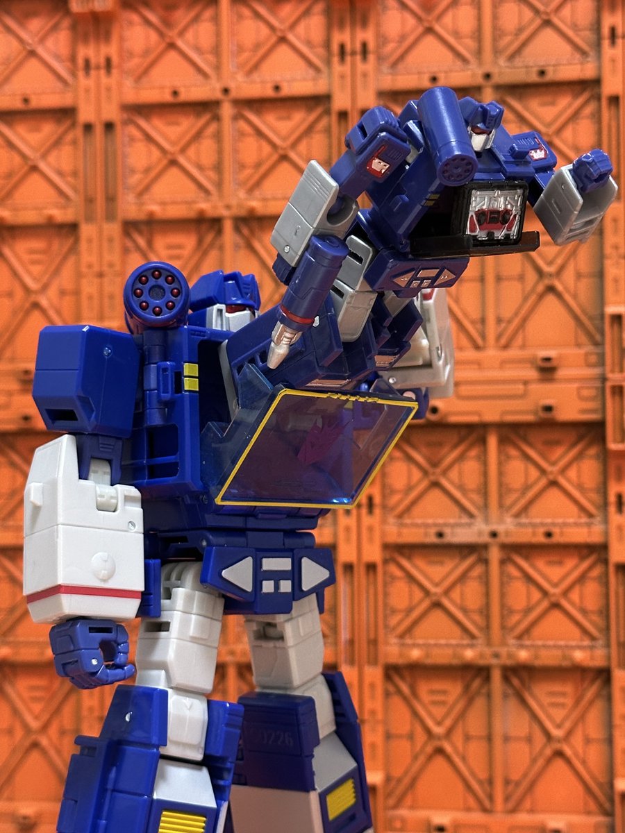 サウンドウェーブ「イジェークト」
ミニ音波「ｲｼﾞｪｸﾄ‼︎」